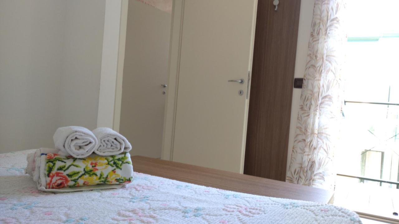 Delle Rose Apartment Ераклеа Екстер'єр фото