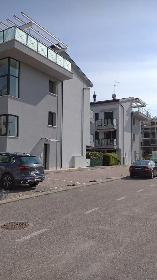 Delle Rose Apartment Ераклеа Екстер'єр фото