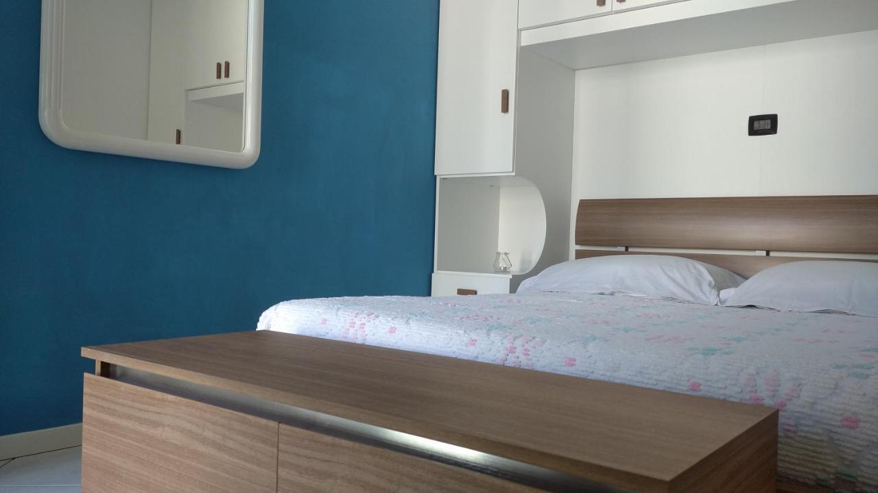 Delle Rose Apartment Ераклеа Екстер'єр фото