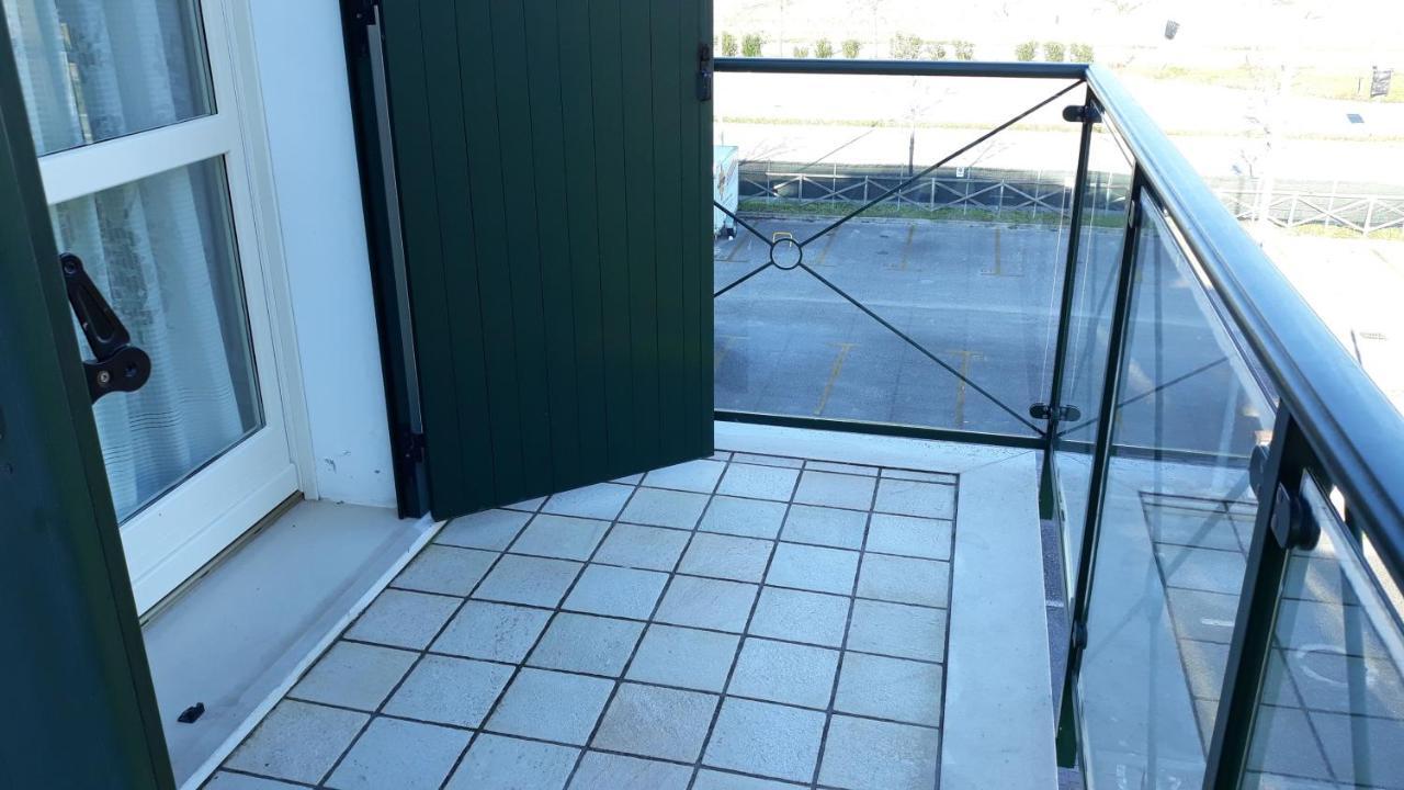 Delle Rose Apartment Ераклеа Екстер'єр фото