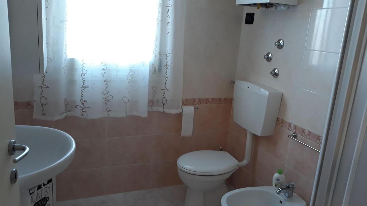 Delle Rose Apartment Ераклеа Екстер'єр фото